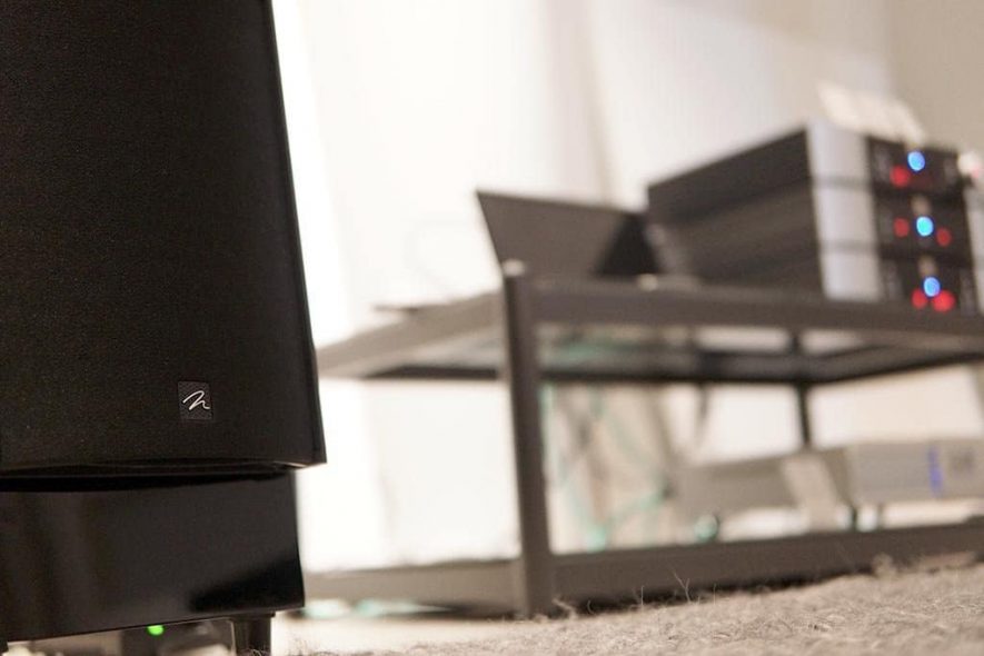 Martin Logan bij Number One Leiden
