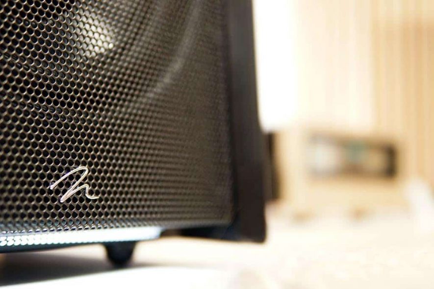 Martin Logan bij Number One Leiden